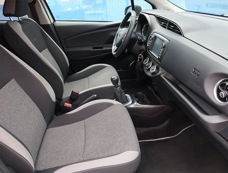 Toyota Yaris (2019) Y20 1.5 Dual VVT-i, Serv.kniha - fotka 9 z 19