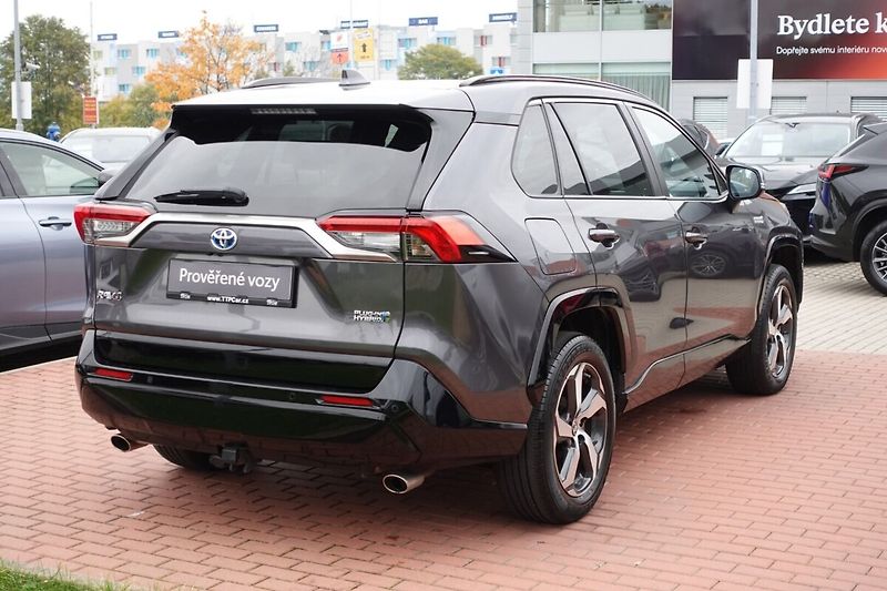 Toyota RAV4 2,5 PHEV Plug-in Comfort 4x4 - fotka 4 z 35