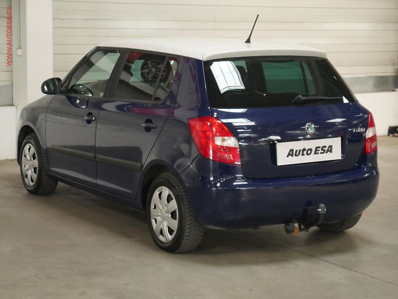 Škoda Fabia (2012) 1.6TDi, ČR, Ambiente, AC, TZ - fotka 6 z 13
