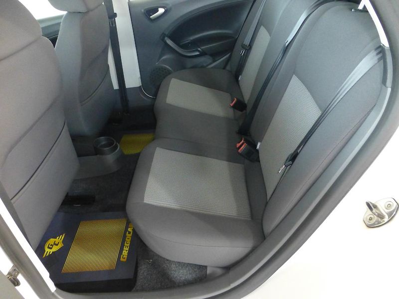 Seat Ibiza (2011) 1,6TDI*KLIMA**ALU*VYHŘ.SEDADLA - fotka 13 z 23