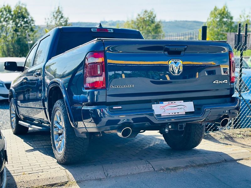 RAM 1500 (2021) 5.7HEMI V8 LARAMIE SPORT - fotka 4 z 30