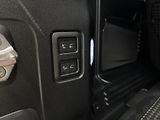 Land Rover Defender 110 D300 X-DYNAMIC SE - náhled 31