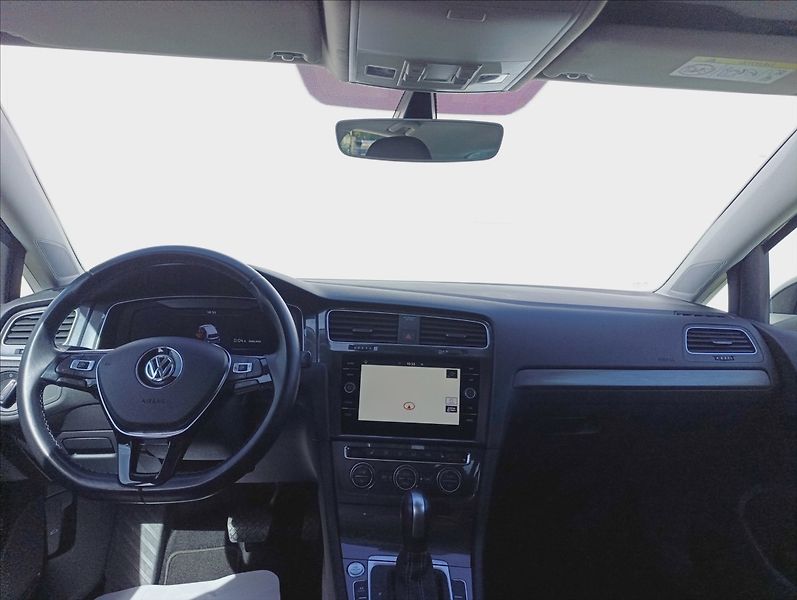 Volkswagen e-Golf 0,0 100kW,tep.čerpadlo,Navi,LE - fotka 15 z 35