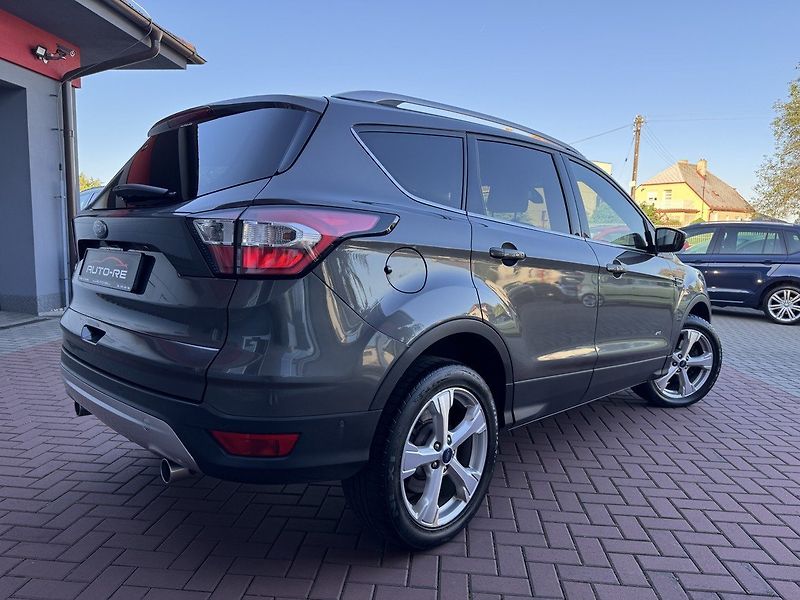 Ford Kuga (2017) 2.0TDCi AWD Xenony Kamera - fotka 2 z 49