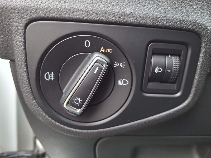 Volkswagen Golf Sportsvan (2014) 1,6 TDI BMT, WEBASTO, serviska - fotka 18 z 25