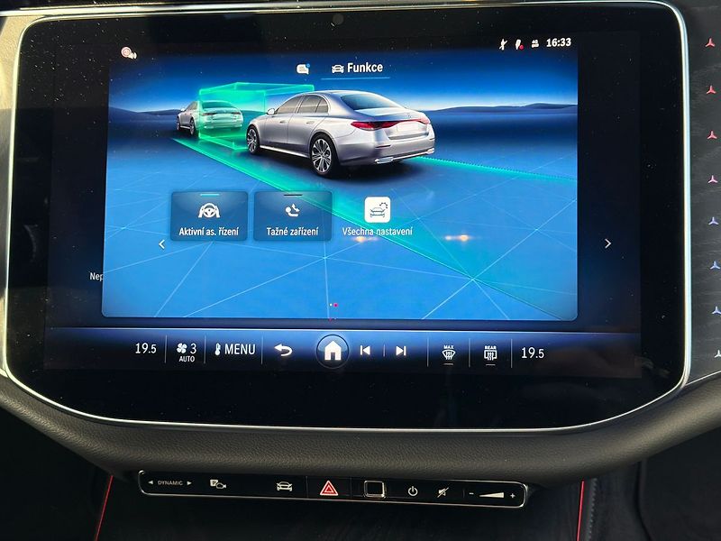 Mercedes-Benz Třídy E E 220 d 4MATIC - fotka 32 z 35