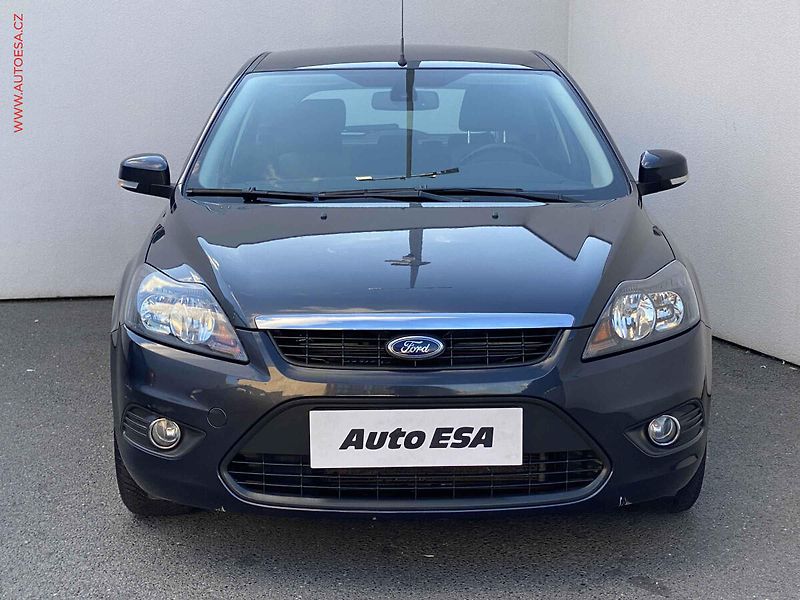 Ford Focus (2010) 1.6 16V, Style, AC - fotka 2 z 16