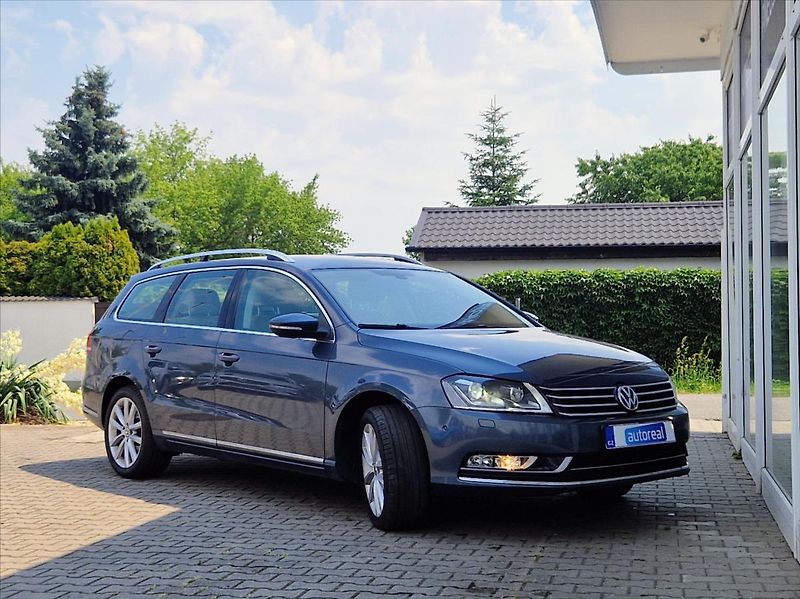 Volkswagen Passat 2,0 TDi 4MOTION KŮŽE KAMERA - fotka 7 z 37