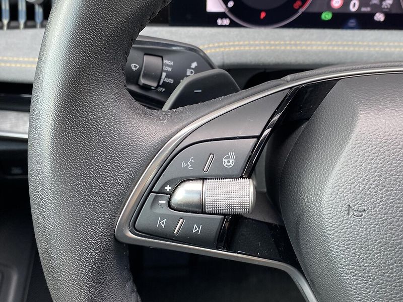 Škoda Superb 2,0 TDI 110 kW Selection DSG - fotka 15 z 30