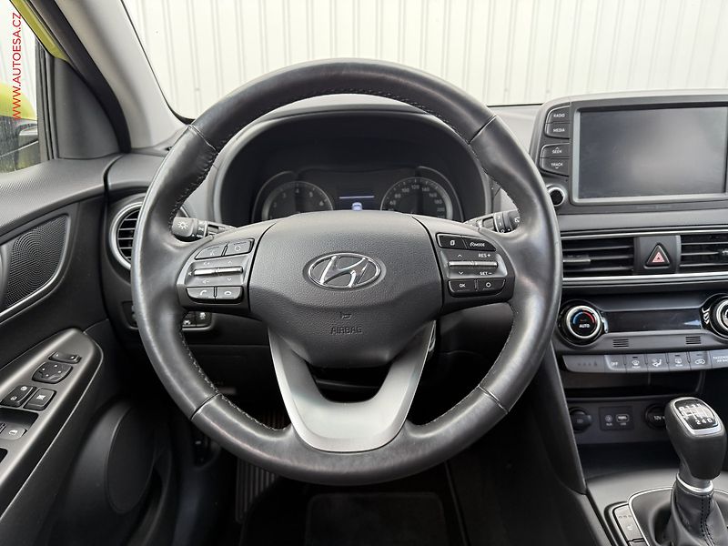 Hyundai Kona (2020) 1.0 T-GDi, AC, navi, park - fotka 12 z 18