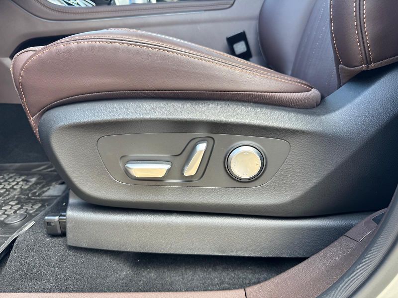 Foton Tunland V7 (2026) Luxury 4x4 48V MHEV - fotka 38 z 39