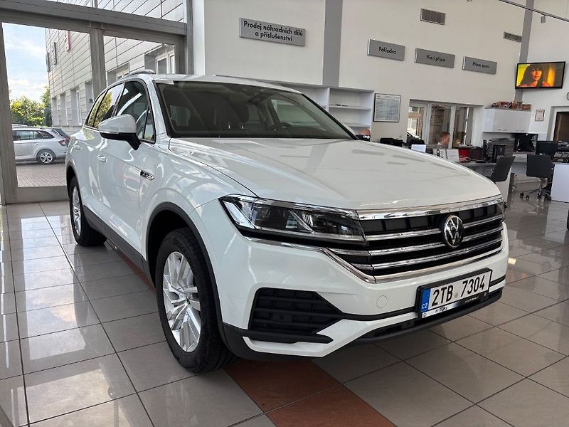 Volkswagen Touareg 3.0 TDI 170kW Tiptronic - fotka 2 z 17