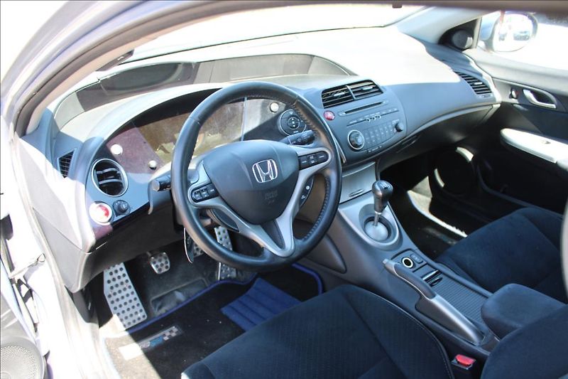 Honda Civic 1,8 i  DIG.KLIMA, VÝHŘEVY - fotka 10 z 28
