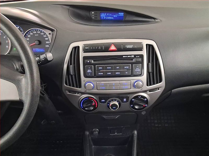 Hyundai i20 (2014) 1.2, Serv.kniha, Vyhř. sedaček - fotka 12 z 15