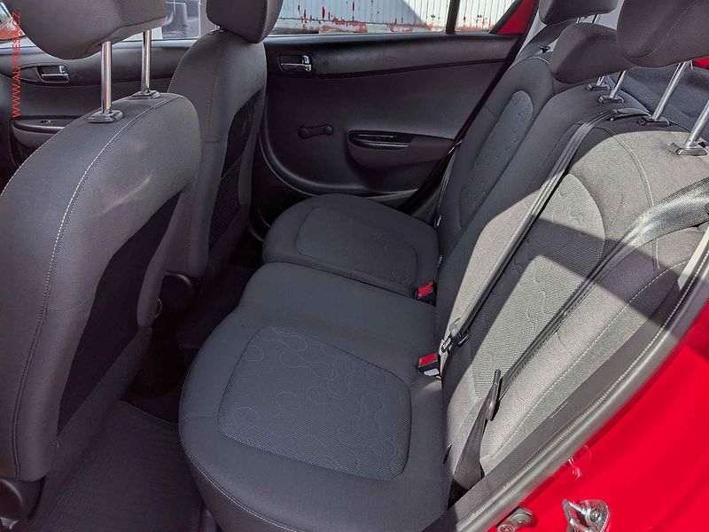 Hyundai i20 (2011) 1.2i, ČR, AC - fotka 10 z 13