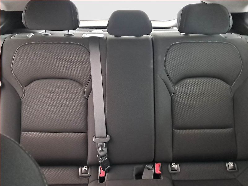 Hyundai i30 (2019) Trikolor 1.4 T-GDI, Serv.kniha - fotka 10 z 19