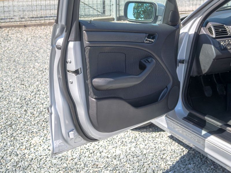 BMW Řada 3 (2000) 1.9i 77KW DIGI – po servisu - fotka 10 z 32