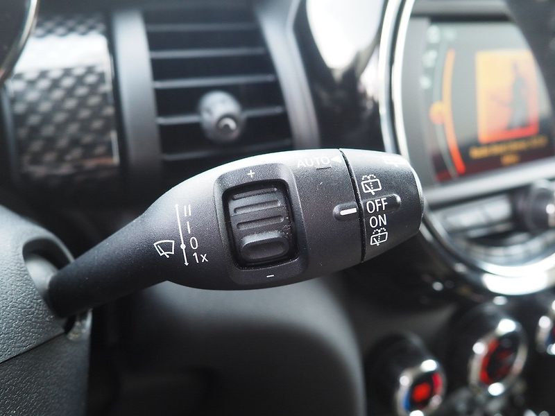 Mini Cooper (2020) SE Electric 33 kWh - fotka 22 z 30