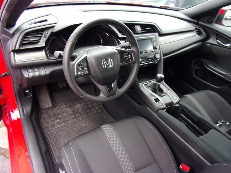 Honda Civic 1,0 i-VTEC Comfort 1maj. - fotka 17 z 25