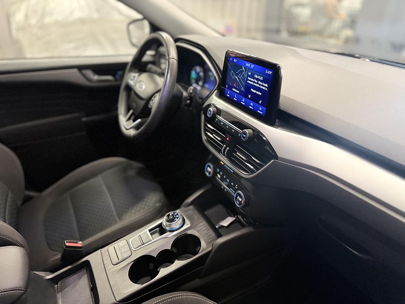 Ford Kuga (2022) 2.5 PHVE, 50km dojezd el - fotka 10 z 26