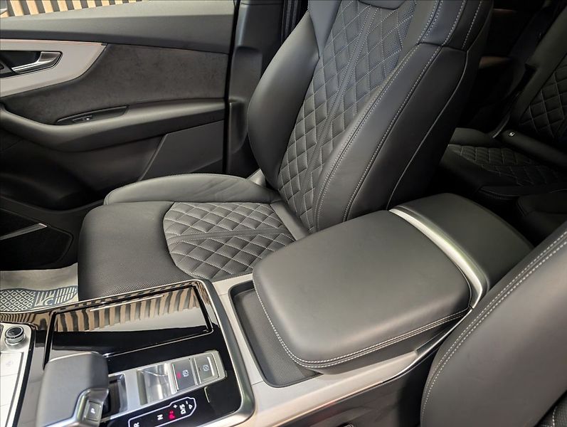 Audi Q7 3.0 TDI 50 s Line - fotka 25 z 35