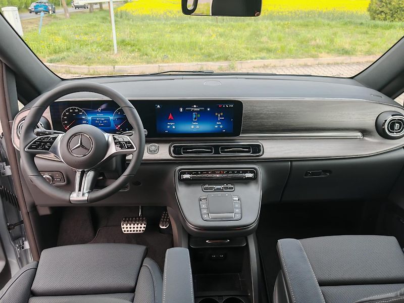 Mercedes-Benz Třídy V 300d 4M AMG L, Vzduchový pod. - fotka 13 z 42