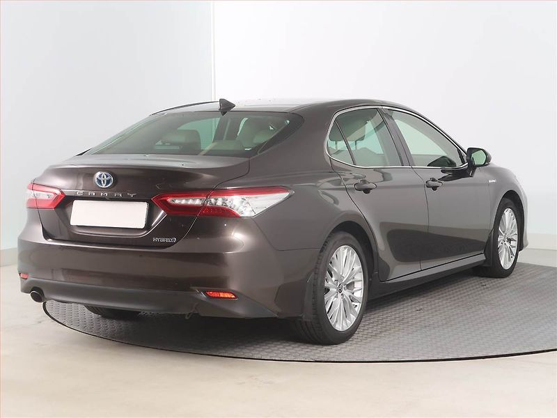 Toyota Camry (2021) 2.5 Hybrid - fotka 5 z 19