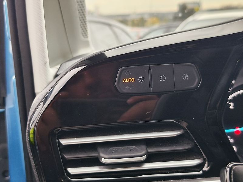 Ford Tourneo Connect 2.0 EcoBlue/90kW Active AT - fotka 31 z 33