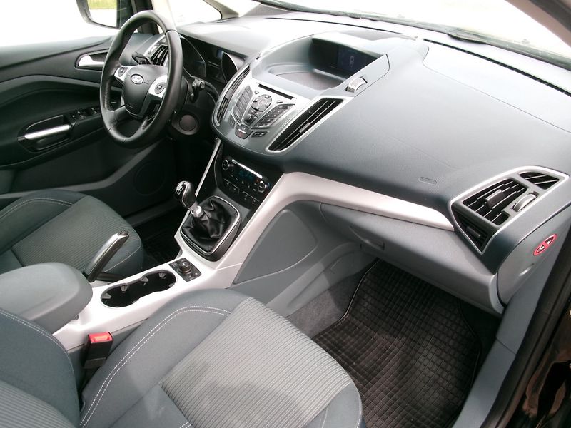 Ford C-MAX (2011) 2,0TDCi NAVI AC BT TEMP  - fotka 15 z 23