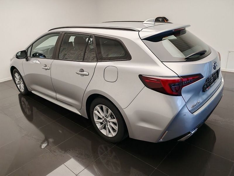 Toyota Corolla 1.8 Hybrid e-CVT Comfort Touri - fotka 6 z 6