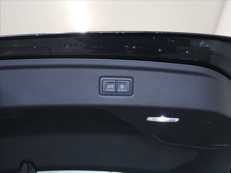 Audi A5 2,0 40TDi S-Line 55tkm. ČR - fotka 24 z 27