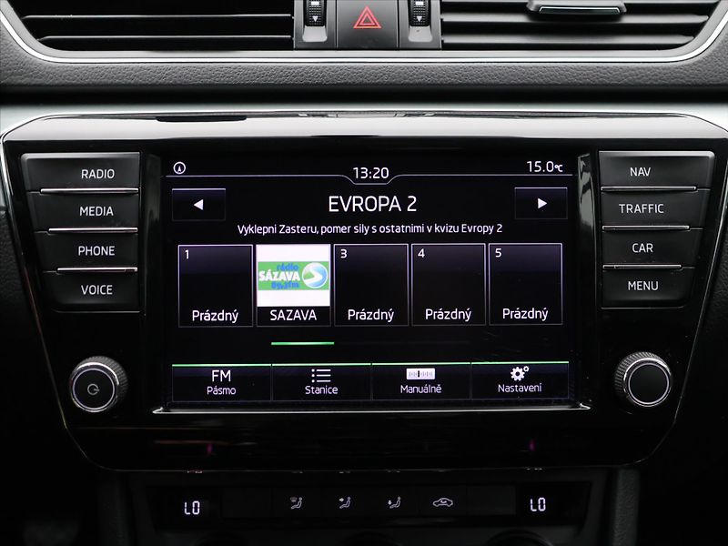 Škoda Superb 1,6 TDI Style 1.maj servis kn. - fotka 20 z 29