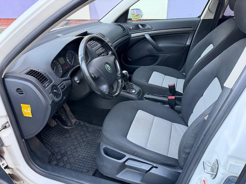 Škoda Octavia II. 1,9 TDI / 2.maj./ ČR /  - fotka 11 z 30