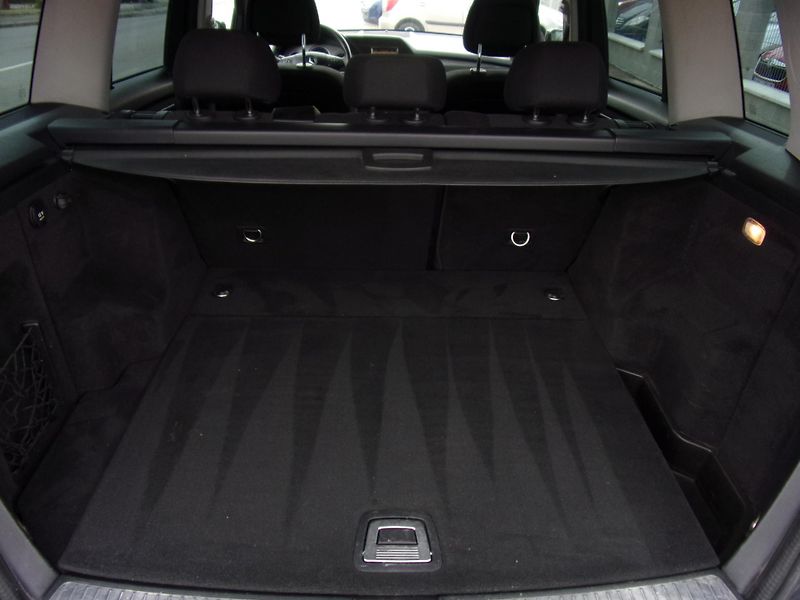 Mercedes-Benz GLK (2009) 350 CDI V6 4MATIC TEMP AC - fotka 13 z 36