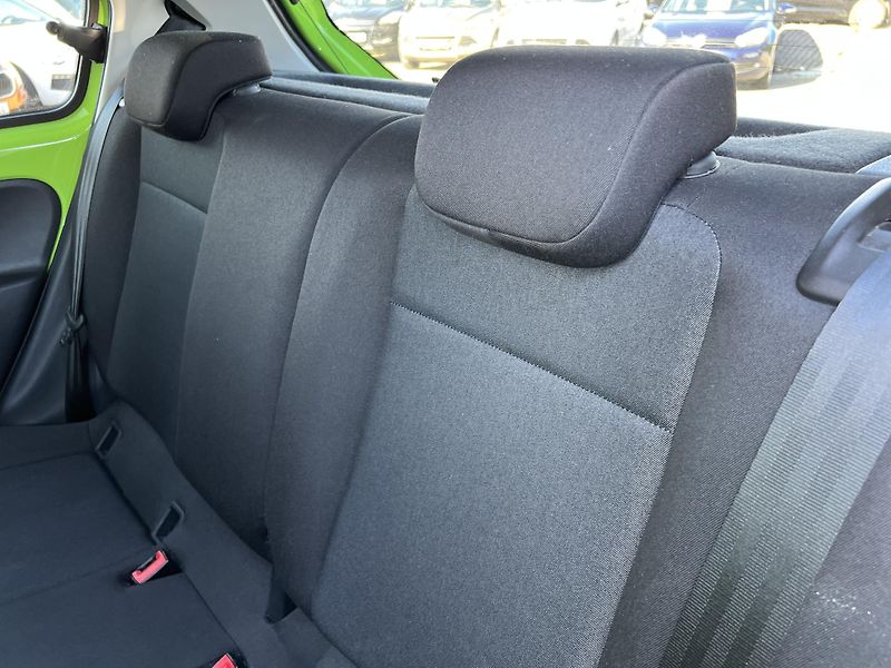Škoda Citigo e iV 61kw KLIMA TEMPOMAT ALU - fotka 22 z 39