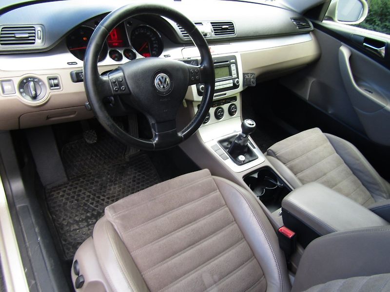 Volkswagen Passat (2008) 2.0 TDI 103kW - fotka 13 z 36