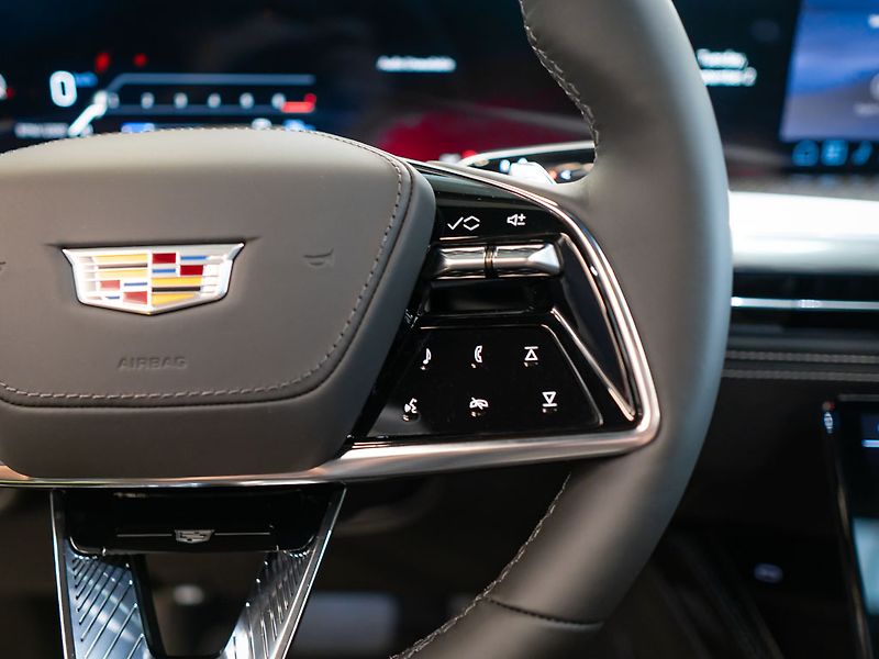 Cadillac Escalade (2025) 6.2 V Supercharged 682 HP 2025 - fotka 21 z 46
