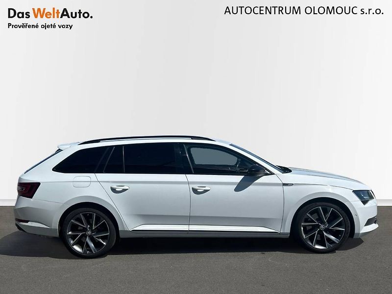 Škoda Superb (2016) kombi 2.0 TSI 6DSG 4x4 SportLi - fotka 3 z 35