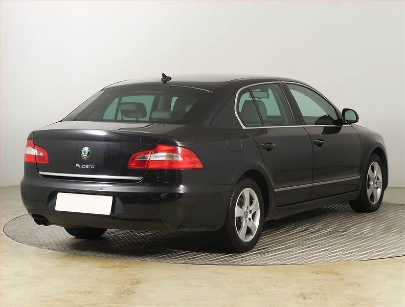 Škoda Superb (2012) 2.0 TDI, Automat, Navi, Xenony - fotka 5 z 22
