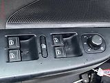 Volkswagen Golf (2010) 1.6 TDi, Trendline, AC - náhled 11