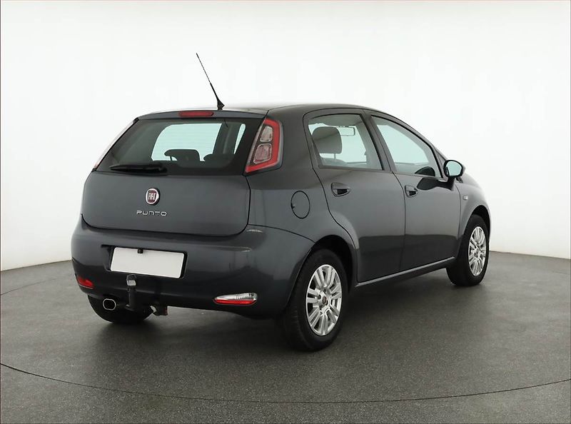 Fiat Punto (2015) 1.4 - fotka 5 z 15