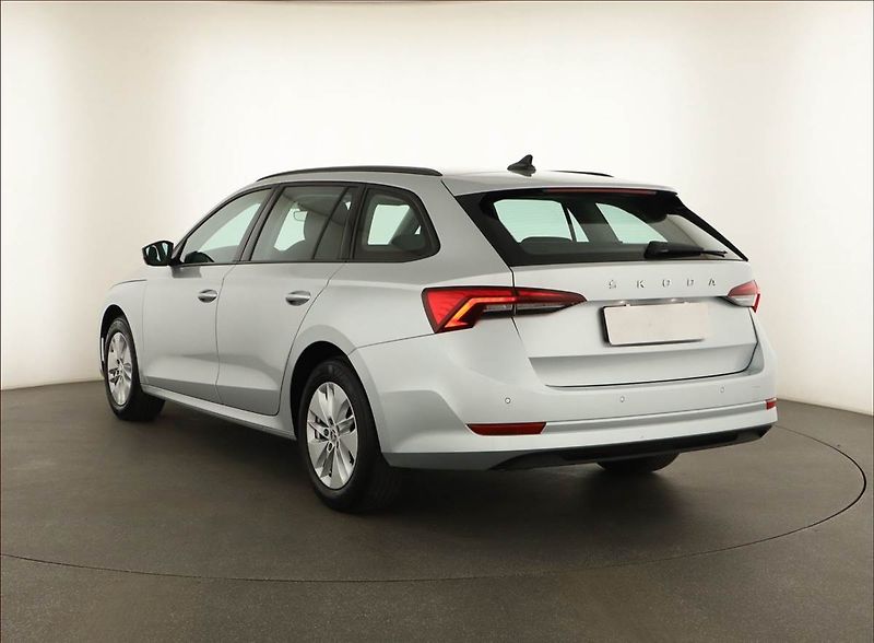 Škoda Octavia (2023) Ambition 2.0 TDI, ČR,1.maj - fotka 4 z 13