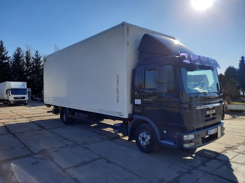 MAN (2009) TGL 10.220 E5  POŠKOZENÝ MOTOR - fotka 2 z 29