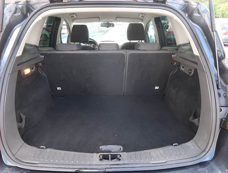 Ford Kuga (2009) Trend 2.0 TDCi, 4X4, Navi - fotka 14 z 18