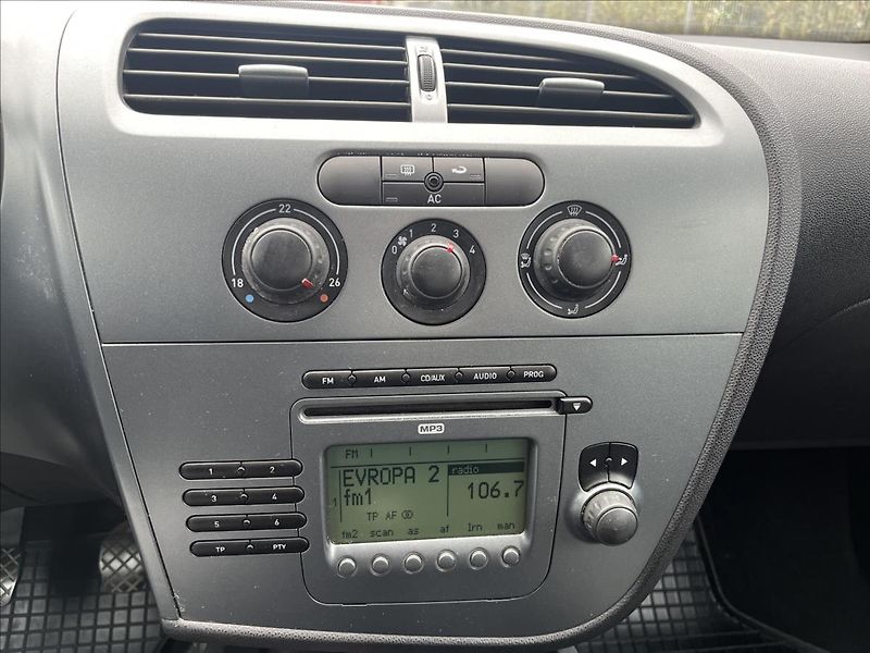 Seat Leon 1,4 MPi 63KW KLIMA ČR - fotka 16 z 30