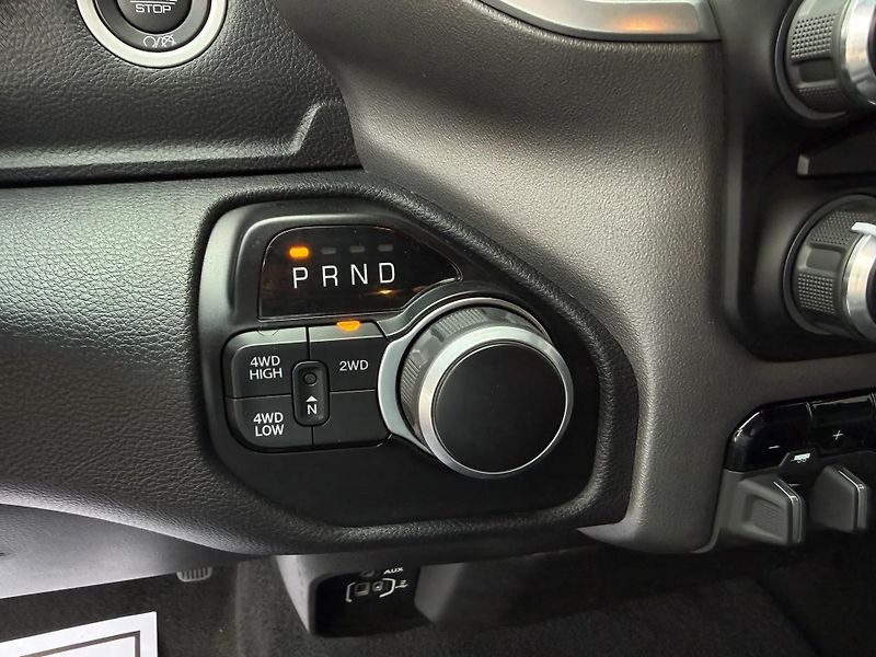 Dodge RAM (2022) +2500+HEMI+OFFROAD PAKET+LPG+ - fotka 18 z 20