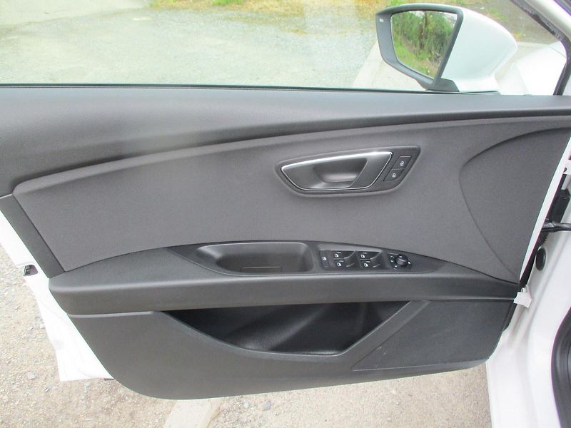 Seat Leon 1,2TSi 77kW STYLE FULL LED - fotka 12 z 48