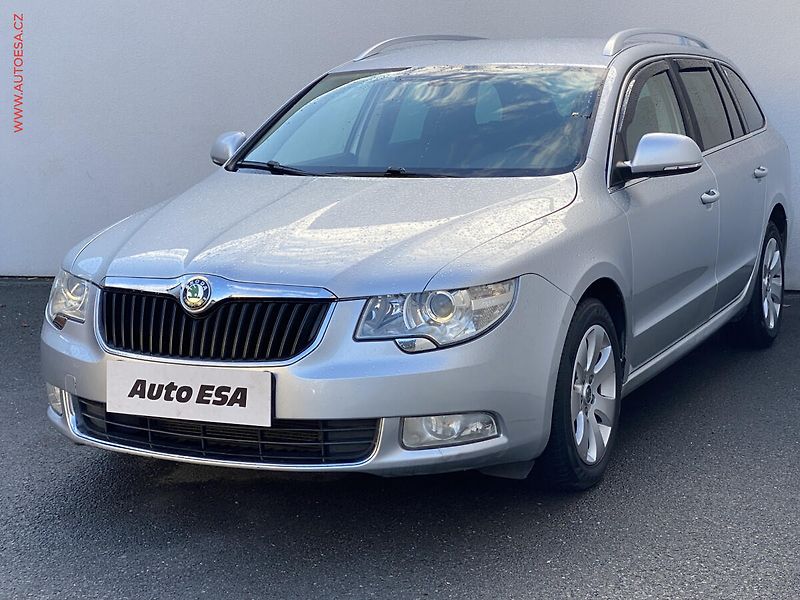 Škoda Superb (2011) 2.0TDi 4x4, Ambition, xenon - fotka 3 z 17