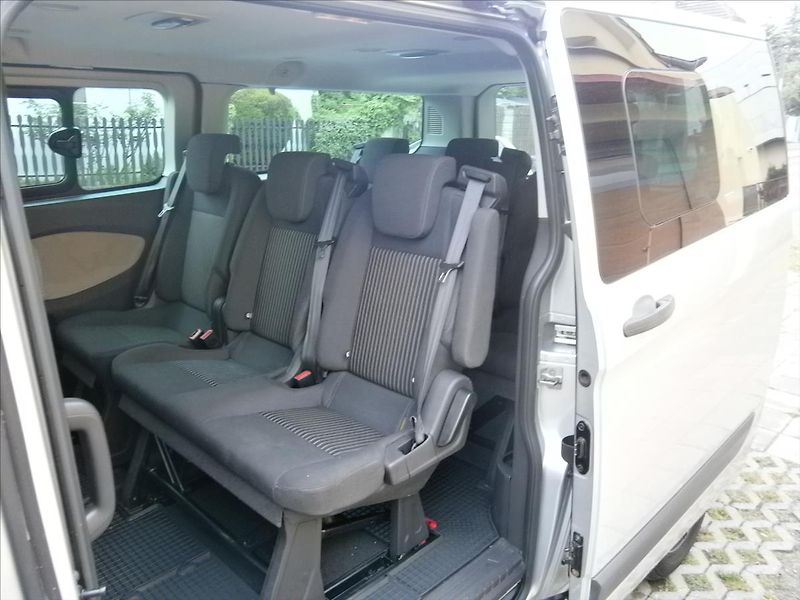 Ford Tourneo Custom 2,2 TDCI 114 KW  TITANIUM - fotka 13 z 21