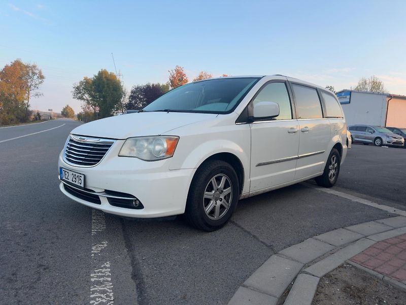 Chrysler Town & Country (2013) 3,6 DVD StownGo kůže 2013 - fotka 2 z 16